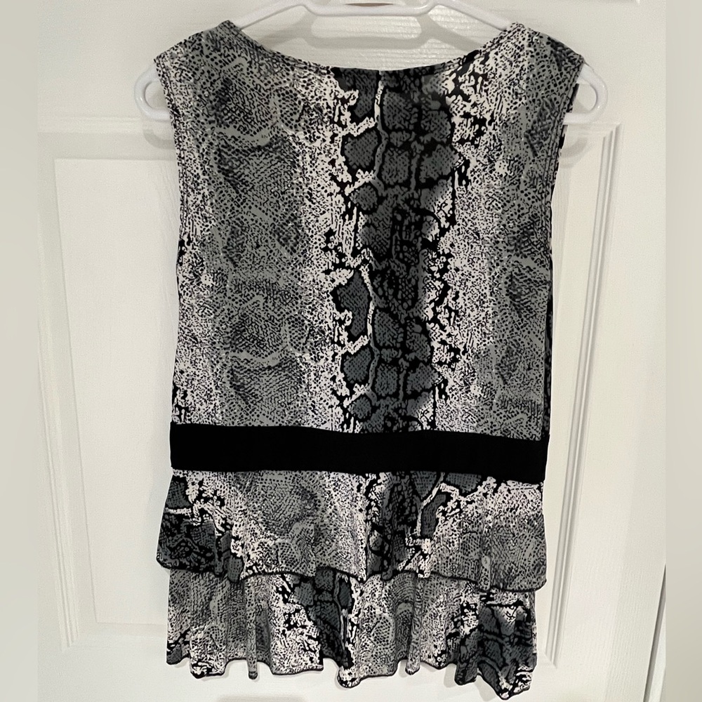 Top Casa Donna Sleeveless 
Animal print gray/cream/black/
Size Med stretchy
New - Picture 4 of 4